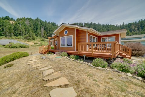 Inviting Manchester Home w/ Hot Tub Near Beach! House in Mendocino County