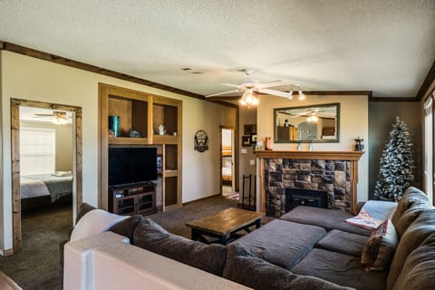 Angel Fire Home: Sangre de Cristo Mountains View! House in Angel Fire