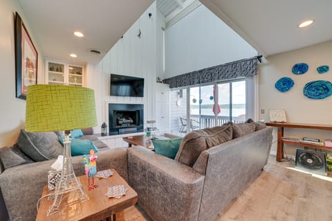 Luxury Lakefront Boyne City Townhome w/ Views! Apartment in Boyne City