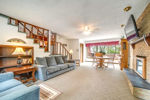 Lake Erie Getaway with Private Pool & Yard! House in Lake Erie