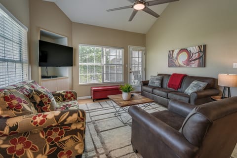 Branson Vacation Rental w/ Pools & Hot Tub! Apartment in Branson