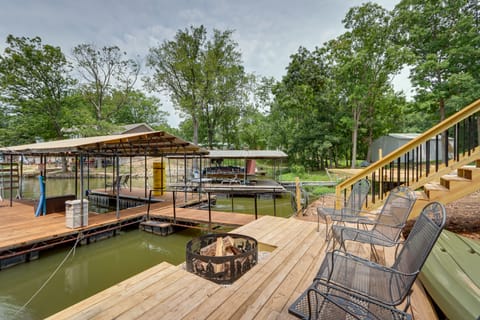 Private Dock + Fire Pit: Lake of the Ozarks Home! House in Lake of the Ozarks