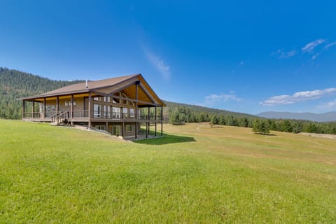 Mountain & Lake View: Rexford Estate on 28 Acres! House in Idaho