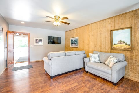 Murphysboro Retreat w/ Deck Near Kinkaid Lake! Apartment in Kentucky