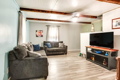 Pet-Friendly Michigan Getaway w/ Porch & Kayaks! House in Wisconsin