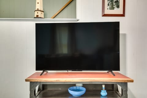 Pet-Friendly Michigan Getaway w/ Porch & Kayaks! House in Wisconsin