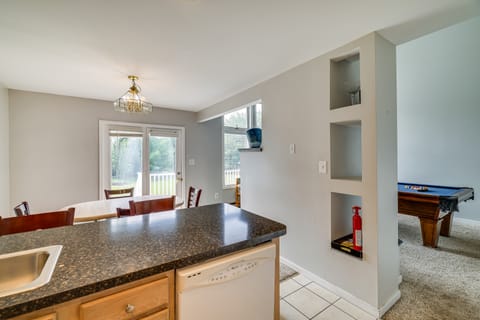 Near Big Boulder Mtn! Home w/ Fireplace & Games Apartment in Kidder Township