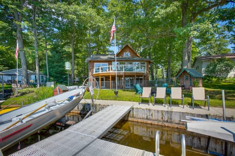 Sauna + Fireplaces! Lakefront Cadillac Retreat House in Michigan