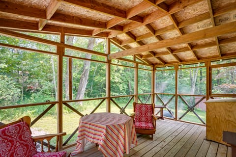Cozy Becket Cottage Escape w/ Lake Access! Cottage in Becket