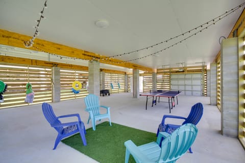 Sunny Gulfport Vacation Rental: Walk to Beaches! House in Gulfport