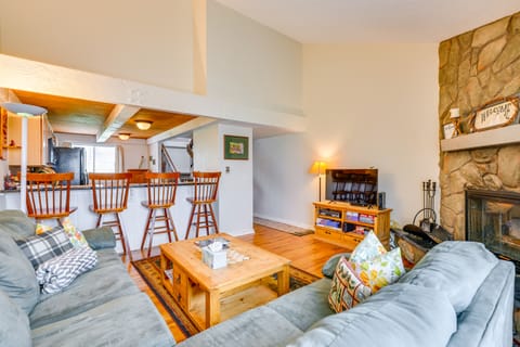 Family-Friendly Fraser Condo w/ Heated Pool Access Apartment in Fraser