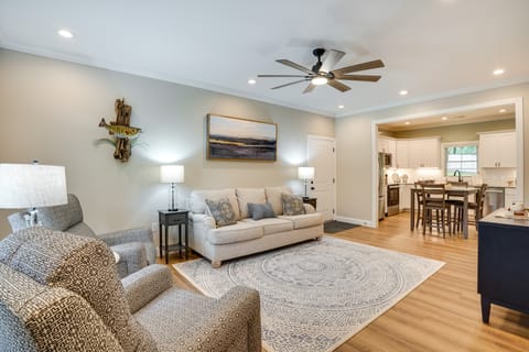 Boat Ramp Access: Modern Kentucky Lake Home House in Lake Barkley