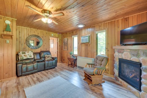 Grill & Fire Pit: Waterfront Cameron Retreat! House in Wisconsin