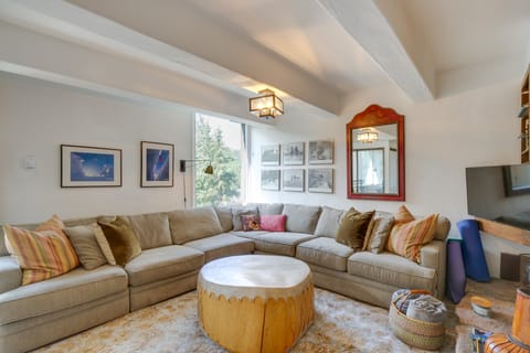 Vail Top-Floor Condo w/ Deck & Mountain Views! Apartment in Vail