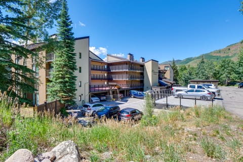 Vail Top-Floor Condo w/ Deck & Mountain Views! Apartment in Vail