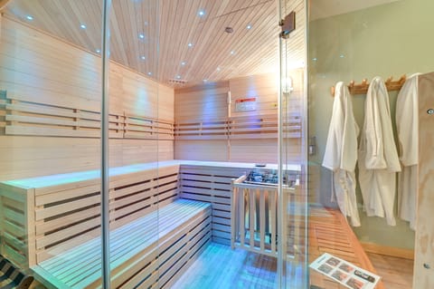 Spacious Old Forge Condo w/ Patio & Fire Pit! House in Old Forge