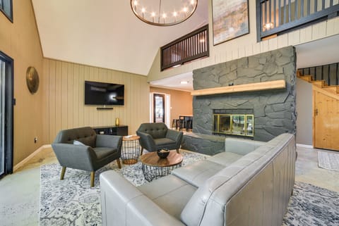 Stunning Valdosta A-Frame Home with Private Pool! House in Georgia