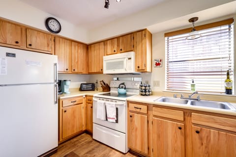 Bright Angel Fire Resort Condo: Walk to Ski Lift Apartment in Angel Fire