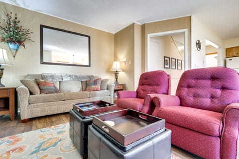 Bright Angel Fire Resort Condo: Walk to Ski Lift Apartment in Angel Fire