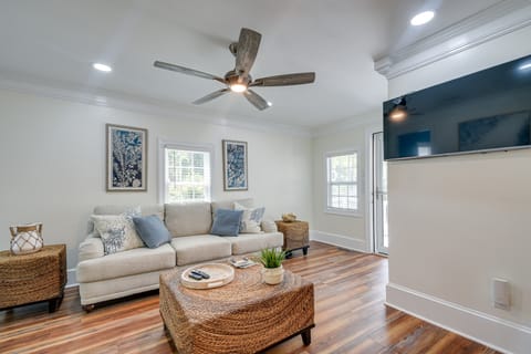 Walk to Water: Coastal-Chic Home Near Myrtle Beach House in Atlantic Beach