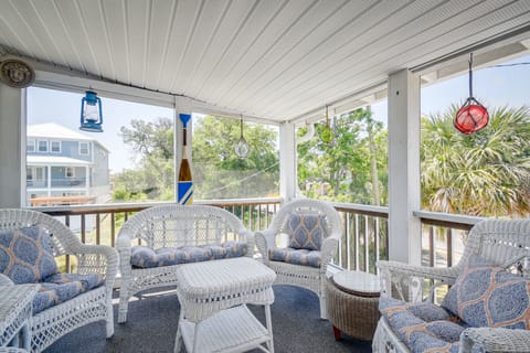 Walk to Water: Coastal-Chic Home Near Myrtle Beach House in Atlantic Beach