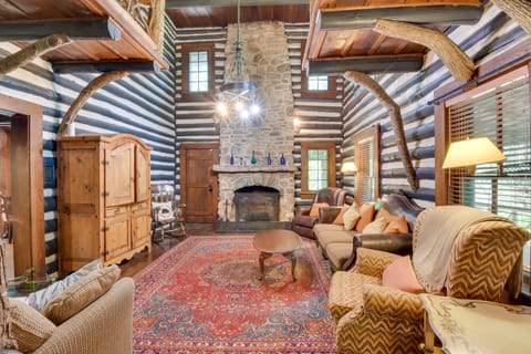 21 Mi to Devils Fork State Park: Sunset Cabin! House in Pickens County