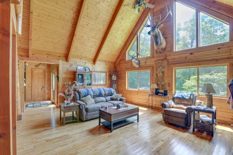 Serene Valley Bend Cabin Rental: 7 Private Acres! House in Shenandoah Valley