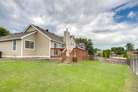 Grill, Fireplace & Fenced-In Yard: Thornton Home! House in Northglenn