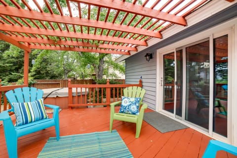 Pet-Friendly Home w/ Hot Tub! 6 Mi to Dtwn Reno House in Reno