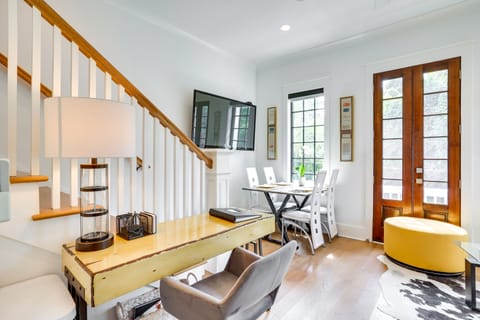 Lovely Mt Pleasant Townhouse w/ Central Location! Apartment in Mount Pleasant