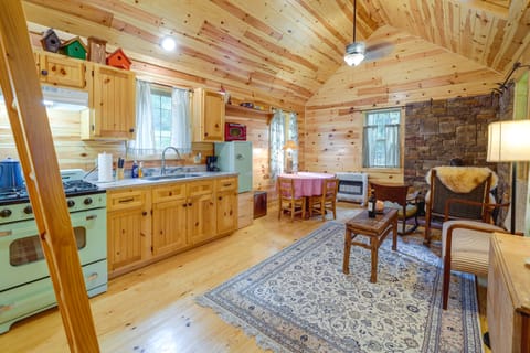 Marlinton Cabin Rental w/ Greenbrier River Access! House in Shenandoah Valley
