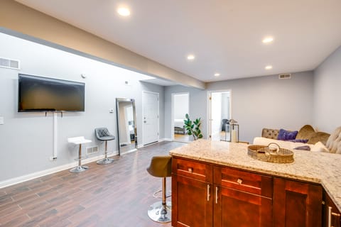 5 Mi to Midway: Walkable Chicago Apartment Apartment in Chicago