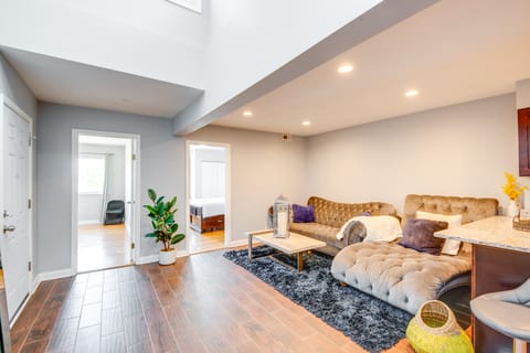 5 Mi to Midway: Walkable Chicago Apartment Apartment in Chicago