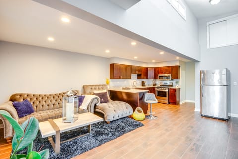5 Mi to Midway: Walkable Chicago Apartment Apartment in Chicago