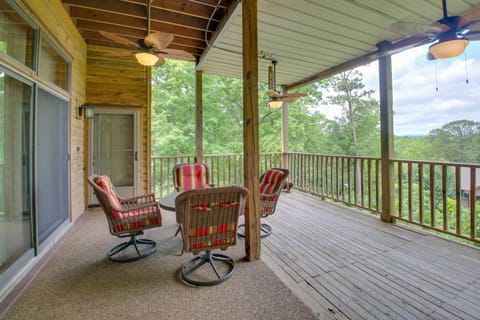 Lake Ouachita Vacation Rental w/ Community Pool Apartment in Lake Ouachita