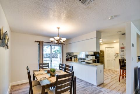 Fire Pit + Private Yard: Family Home in Longwood! House in Longwood