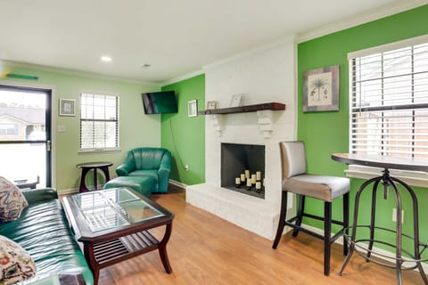 Vibrant North Charleston Duplex Near Airport! Apartment in North Charleston