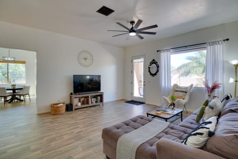 14 Mi to Dtwn: Tucson Escape w/ Patio! House in Arizona