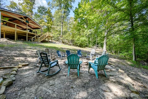 Luxe Kentucky Cabin Rental ~ 36 Mi to Mammoth Cave House in Nolin Lake