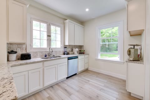 Cleveland Heights Retreat: Close to Everything! House in Shaker Heights