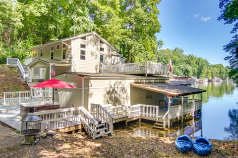 Close to Snowtubing! Hot Tub Hideaway in Lake Lure House in Lake Lure