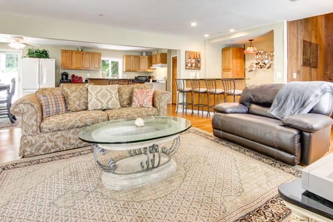 Close to Snowtubing! Hot Tub Hideaway in Lake Lure House in Lake Lure