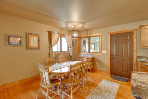 Cozy Lead Cabin w/ Deck < 1 Mi to Ski Slopes! House in North Lawrence