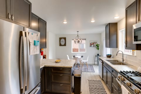 Dolores Townhome w/ Mountain Views: Near River! Apartment in Dolores