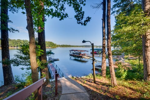 Waterfront Lake Hartwell Vacation Rental w/ Dock! House in Lake Hartwell