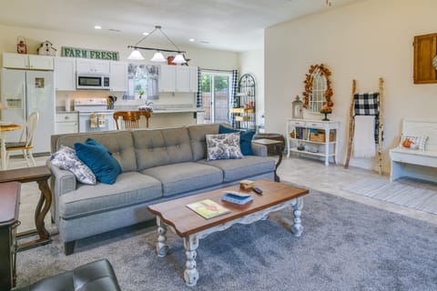 Charming Gravois Mills Escape w/ Private Backyard! Cottage in Lake of the Ozarks