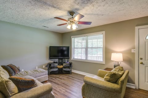 Huntsville Vacation Rental w/ Fire Pit House in Tennessee
