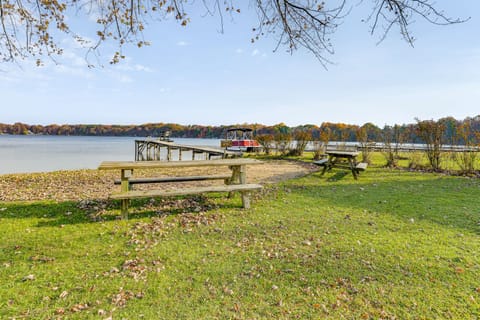 Lakefront Vacation Rental, 13 Mi to South Haven! Cottage in Michigan