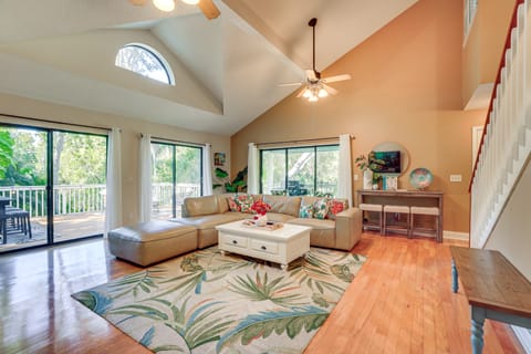 Private Saltwater Pool: Stunning Seminole Stay! House in Florida