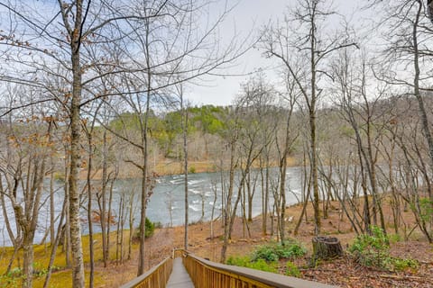'Sweetwater Bluff' Home On The Hiawassee w/ Views! House in Tennessee